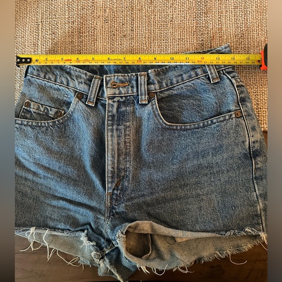 Levi's cutoff shorts - Picture 3 of 3